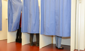 Lugano,,Switzerland,-,11,April,2016:,Row,Of,Tree,Voting